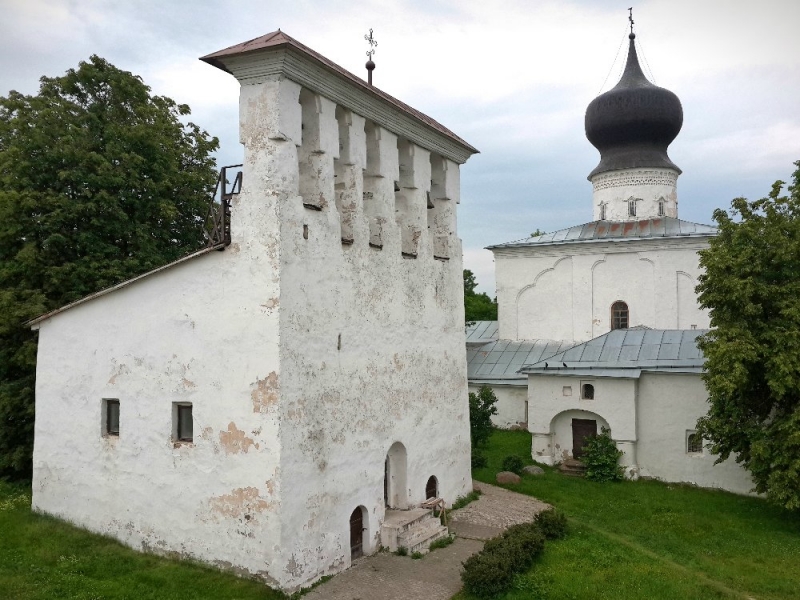 Псков-Изборск-Печоры из СПб на выходные, июнь 2015