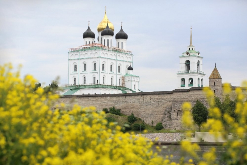 Псков-Изборск-Печоры из СПб на выходные, июнь 2015