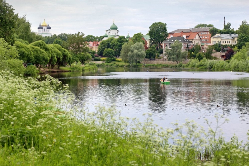Псков-Изборск-Печоры из СПб на выходные, июнь 2015