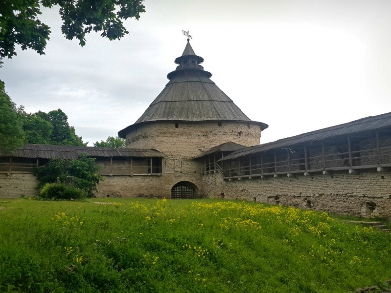 Псков-Изборск-Печоры из СПб на выходные, июнь 2015