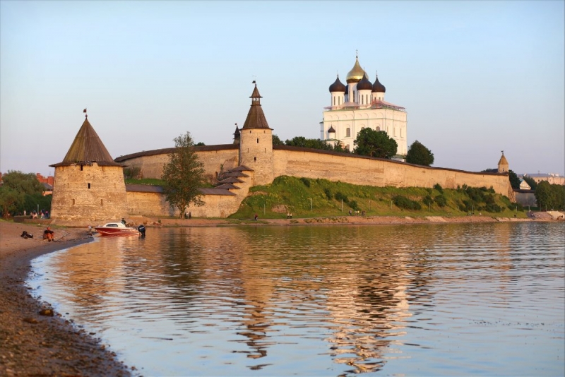 Псков-Изборск-Печоры из СПб на выходные, июнь 2015