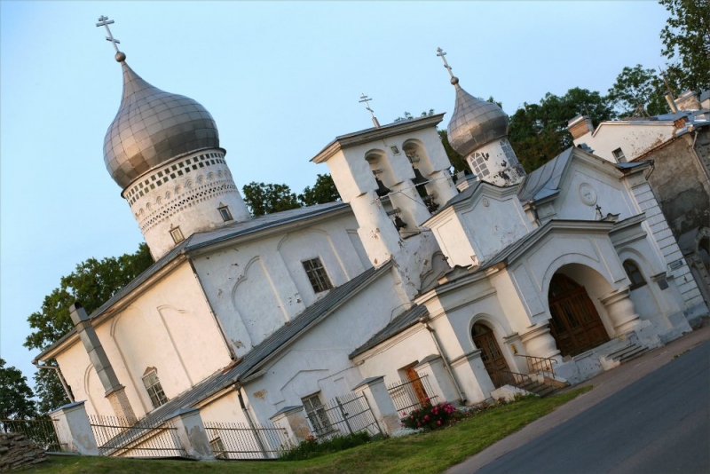 Псков-Изборск-Печоры из СПб на выходные, июнь 2015