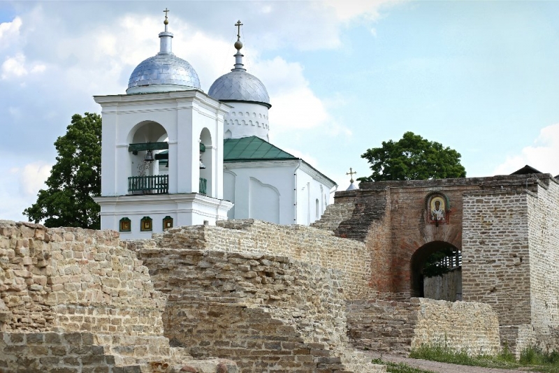 Псков-Изборск-Печоры из СПб на выходные, июнь 2015