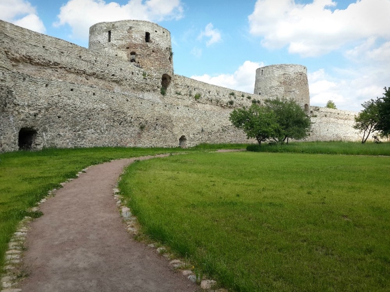 Псков-Изборск-Печоры из СПб на выходные, июнь 2015