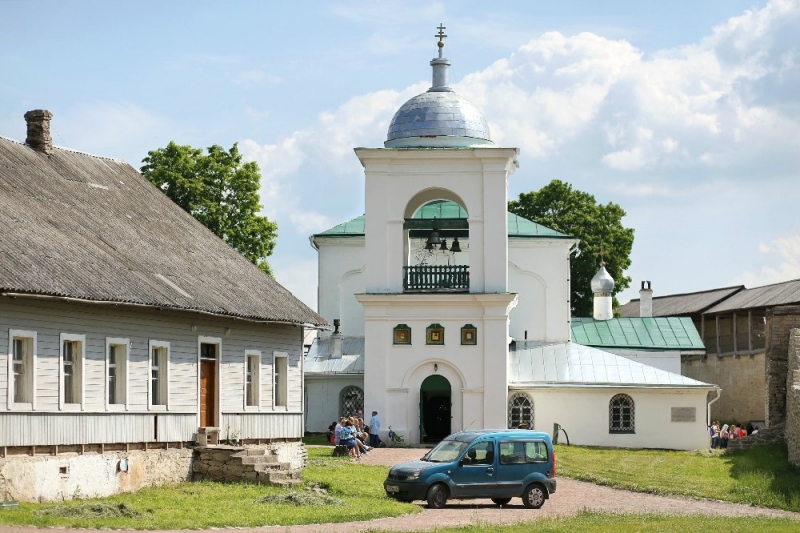 Псков-Изборск-Печоры из СПб на выходные, июнь 2015