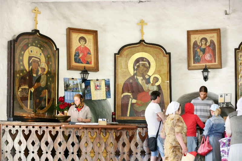 Псков-Изборск-Печоры из СПб на выходные, июнь 2015