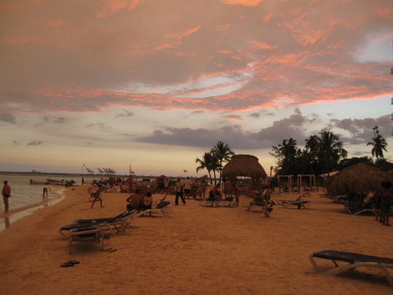 Доминиканская Республика,  пляжный отдых в Бока-Чике и  поездка в Санто-Доминго.