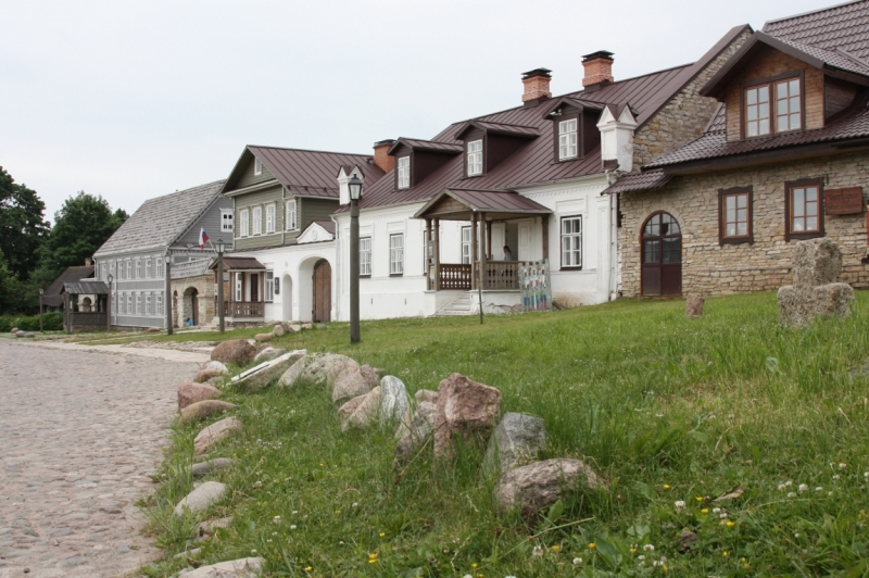 Питер-Павские маки-Псков-Изборск-Печоры-снова Павские маки-Питер