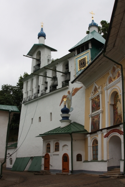 Питер-Павские маки-Псков-Изборск-Печоры-снова Павские маки-Питер