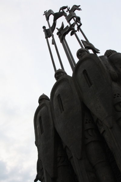 Питер-Павские маки-Псков-Изборск-Печоры-снова Павские маки-Питер