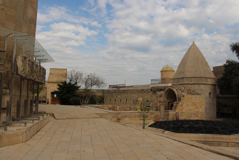 Баку, Грузия, Армения. От Черного города до Черного моря или как мы Кавказ покоряли.