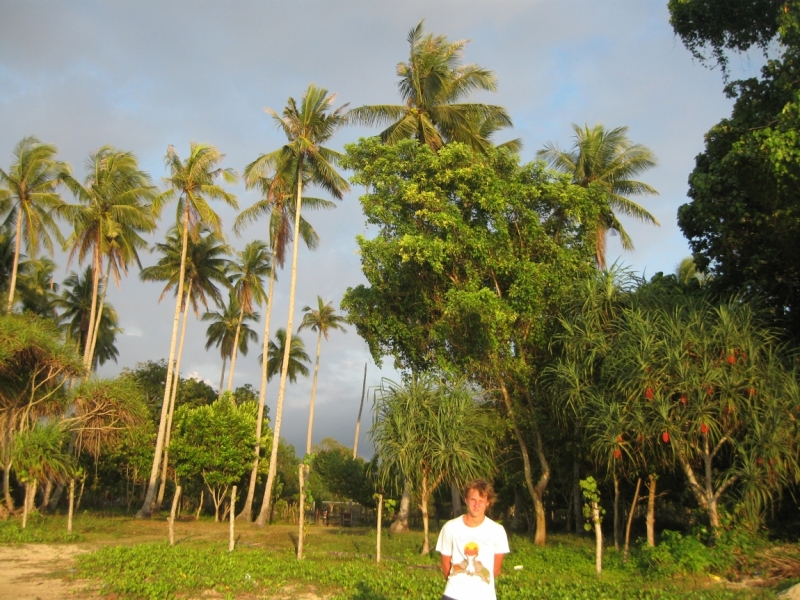 Борнео с посещением Гонконга.