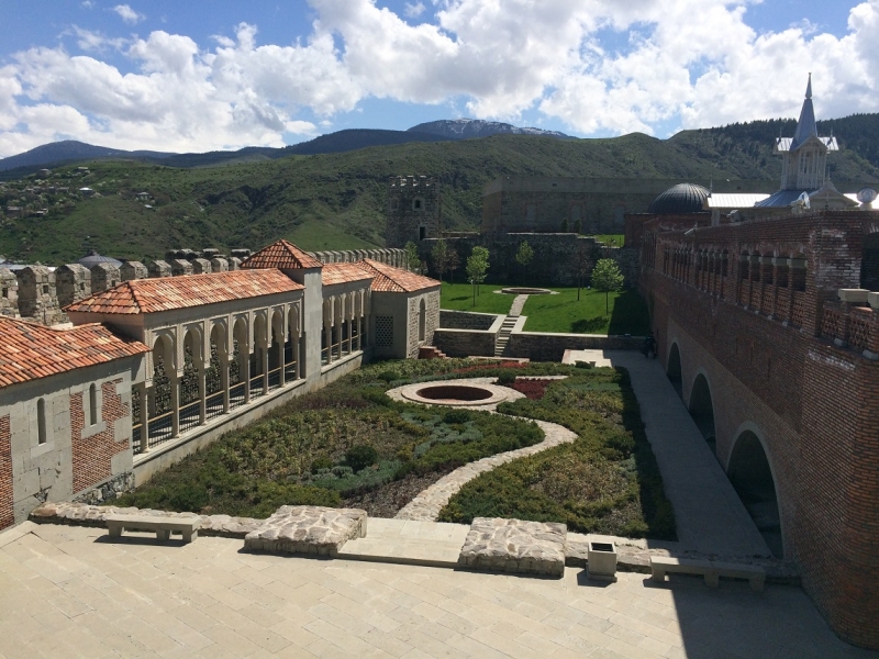 Баку, Грузия, Армения. От Черного города до Черного моря или как мы Кавказ покоряли.