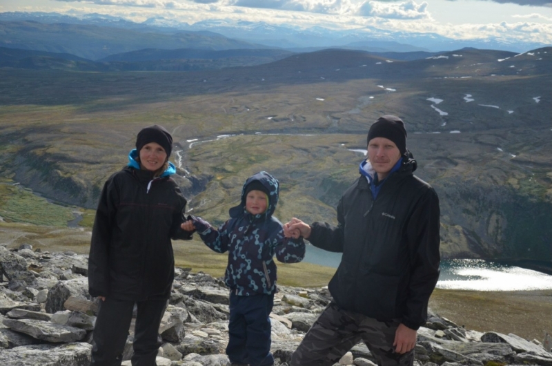 Холодное лето 2015 в поисках клада(прогулки в регионе фьордов с ребенком 4 лет,много фото)