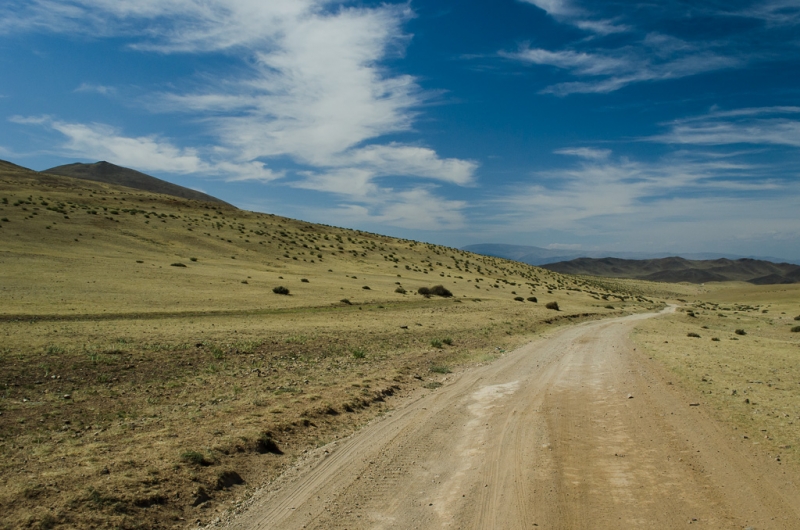 2500 км по Монголии на седане, или моток нервов неопределенной длины