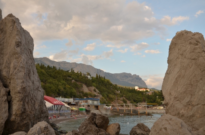 Давно считаю себя взрослой, а в Крыму никогда не бывала. Симеиз.