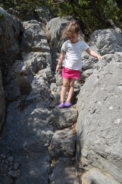 Давно считаю себя взрослой, а в Крыму никогда не бывала. Симеиз.