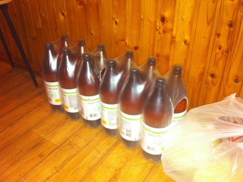 Принял на грудь, скажи что-нибудь! Трезвым вход запрещён!