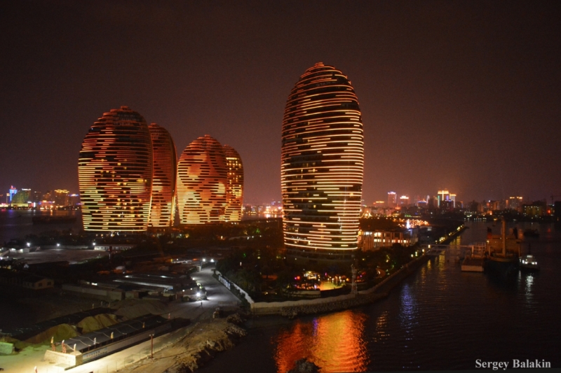 Азиадские штучки Queen-pig, тук-тук и хот-дог по-хайнаньски в круизе Voyager of the Seas