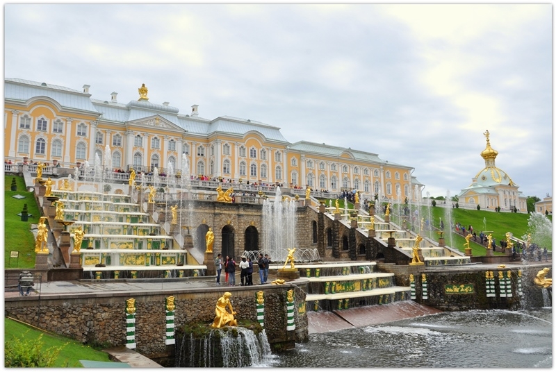 Питер: город контрастов.