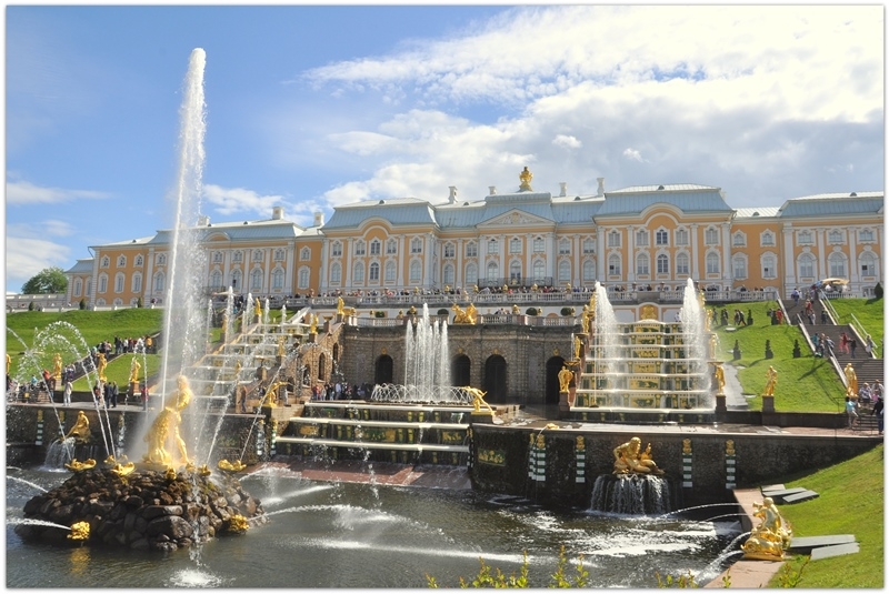 Питер: город контрастов.