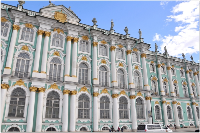 Питер: город контрастов.