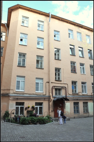 Питер: город контрастов.