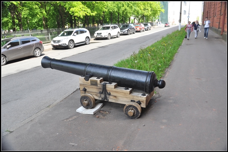 Питер: город контрастов.