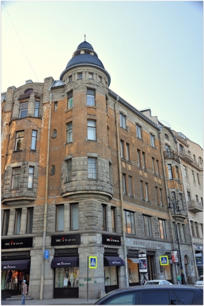 Питер: город контрастов.