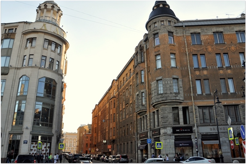 Питер: город контрастов.