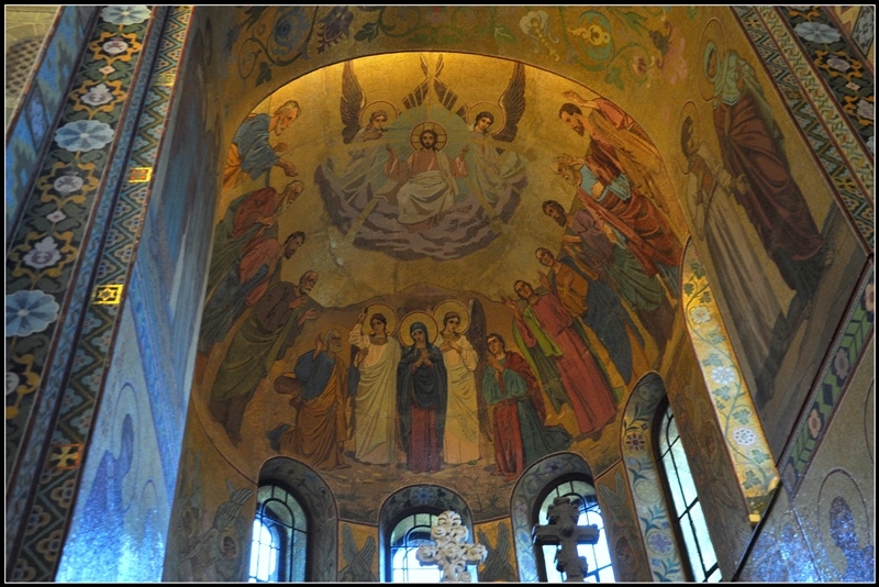 Питер: город контрастов.