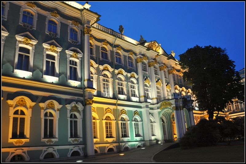 Питер: город контрастов.