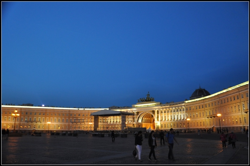 Питер: город контрастов.