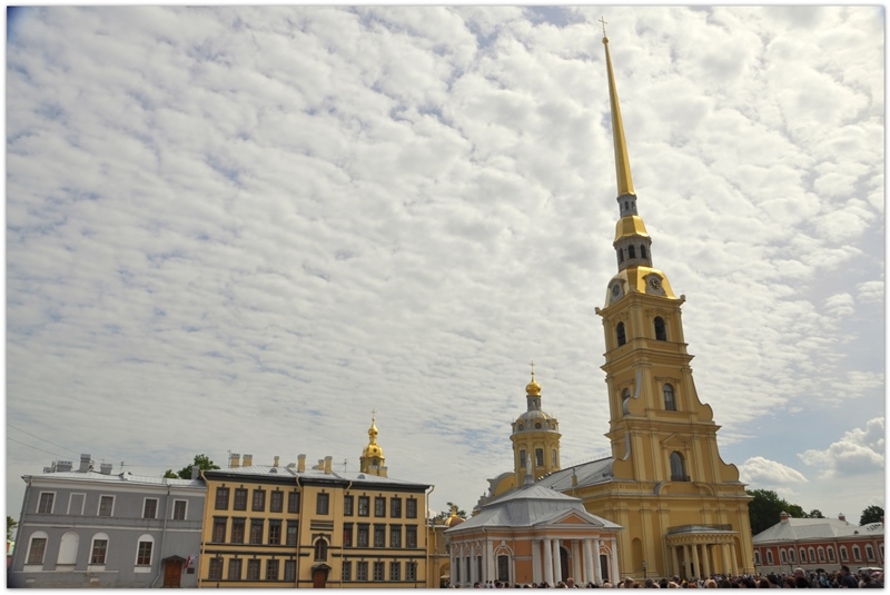 Питер: город контрастов.