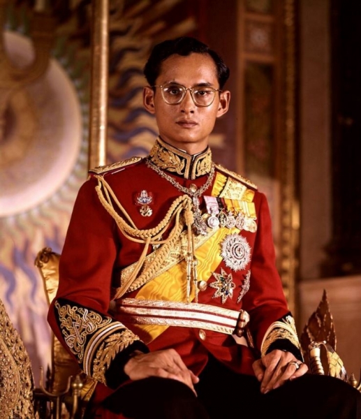 Сегодня - День Рождения Его Величества Короля Рамы IX