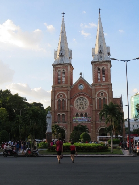 Сайгон, как он есть, много фото города. 10--11 января 2014г.
