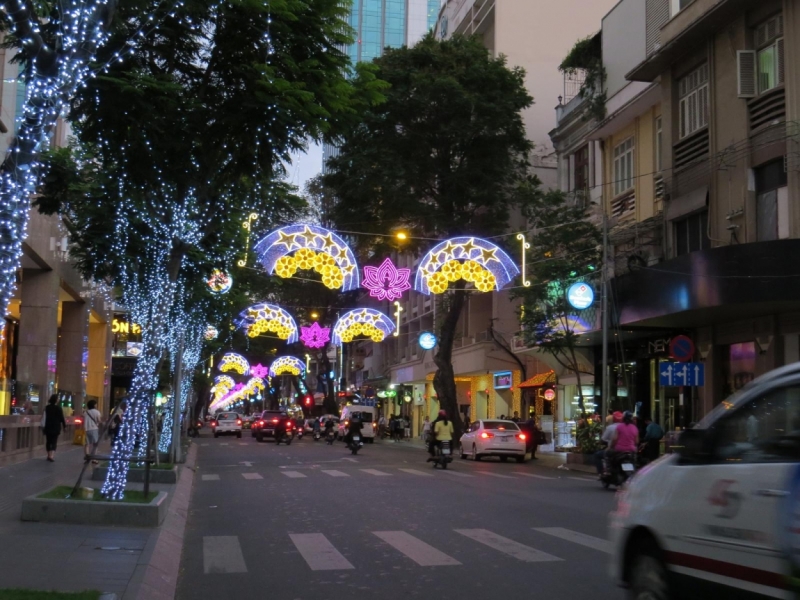 Сайгон, как он есть, много фото города. 10--11 января 2014г.