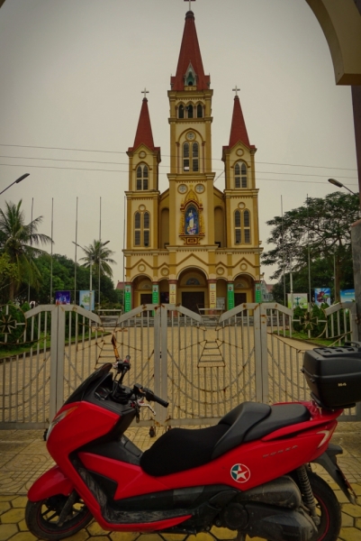 Из Тайланда на мотобайке во Вьетнам, Лаос, Камбоджу. Путешествие во Времени в Город Весны