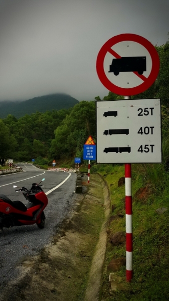 Из Тайланда на мотобайке во Вьетнам, Лаос, Камбоджу. Путешествие во Времени в Город Весны