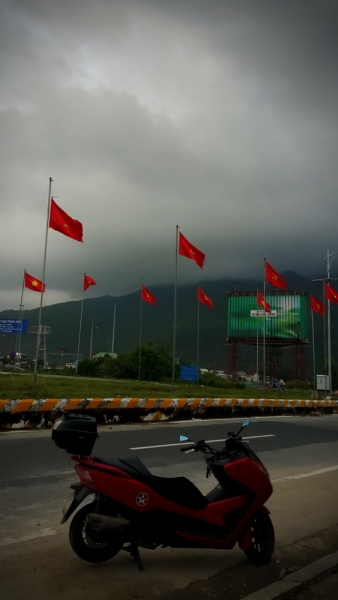Из Тайланда на мотобайке во Вьетнам, Лаос, Камбоджу. Путешествие во Времени в Город Весны