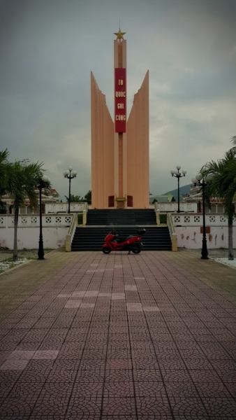 Из Тайланда на мотобайке во Вьетнам, Лаос, Камбоджу. Путешествие во Времени в Город Весны