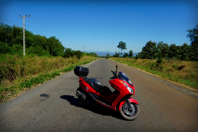 Из Тайланда на мотобайке во Вьетнам, Лаос, Камбоджу. Путешествие во Времени в Город Весны