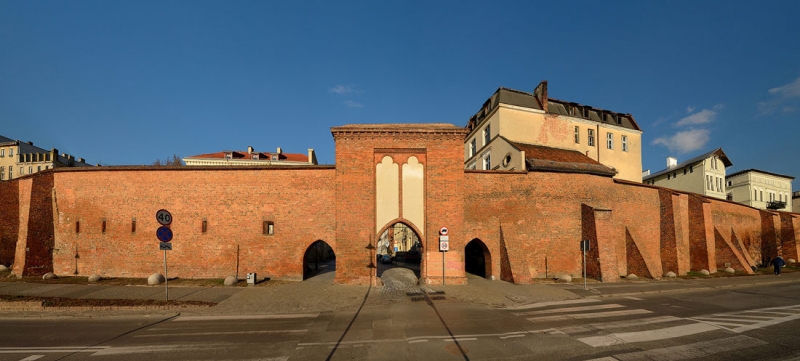 Toruń. 247 - DSC_8445-8450. Brama Żeglarska