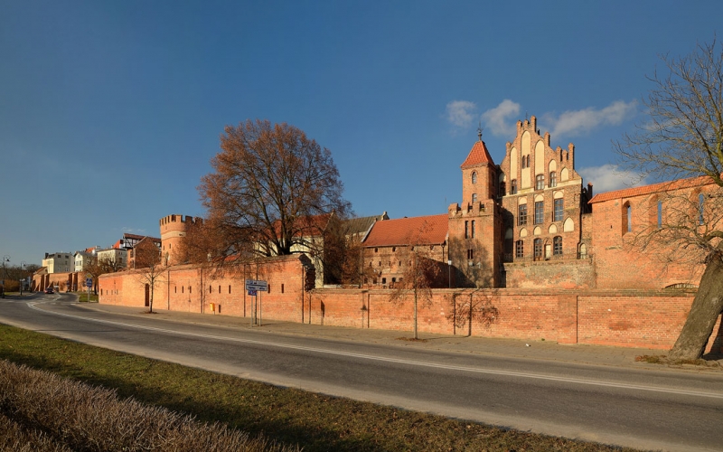 Toruń. 265 - DSC_8478-8482. Dwór Bractwa Świętego Jerzego