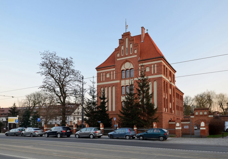 Toruń. 499 - DSC_8595-8596. Budynek Policji Miejskiej i aresztu
