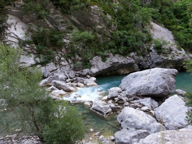 Прованс в июле 2015. Вроде банально, но с загогулиной.