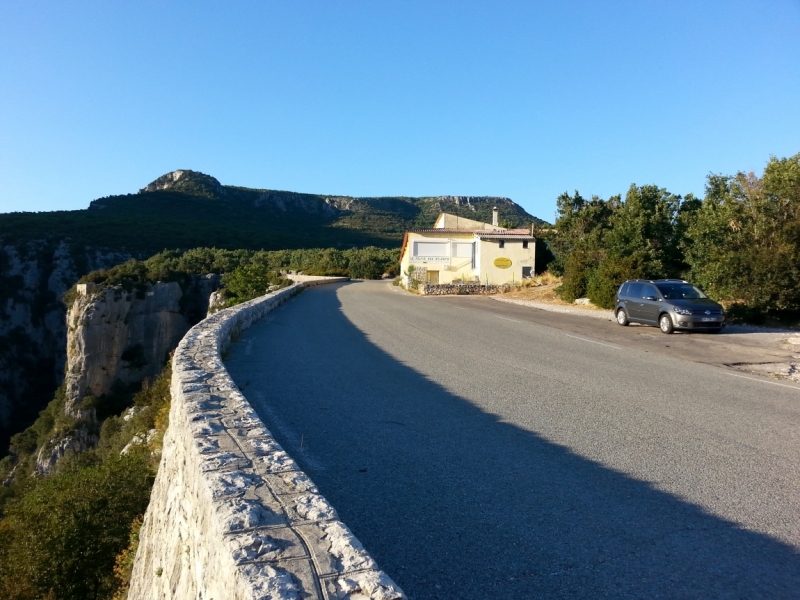 Прованс в июле 2015. Вроде банально, но с загогулиной.