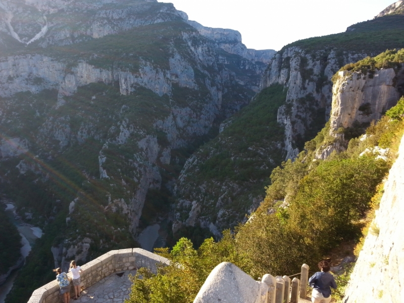 Прованс в июле 2015. Вроде банально, но с загогулиной.