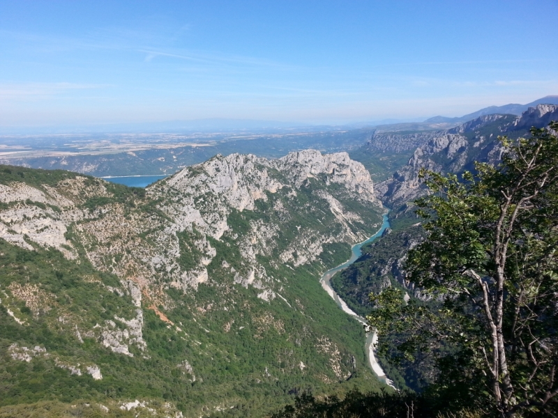 Прованс в июле 2015. Вроде банально, но с загогулиной.