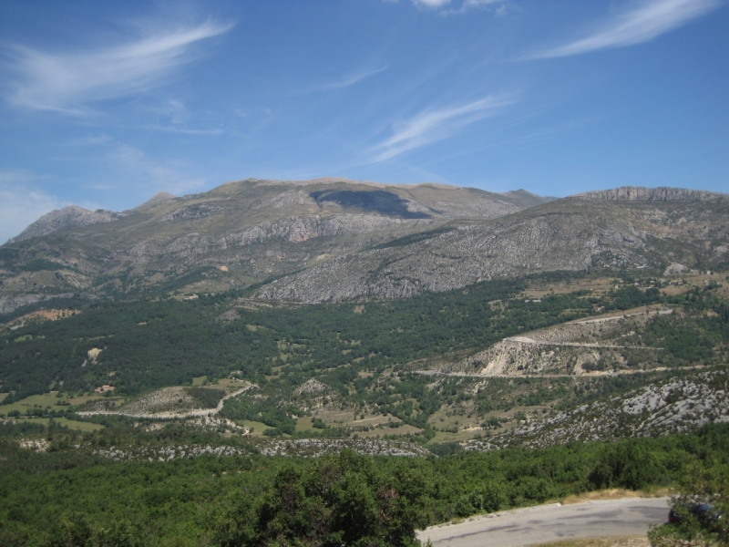 Прованс в июле 2015. Вроде банально, но с загогулиной.